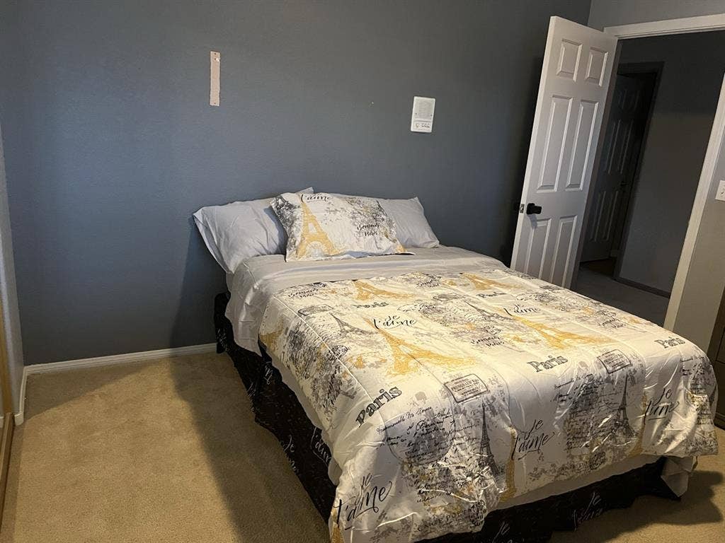 Furnished room