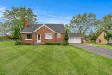 3 bedroom brick Cape Cod