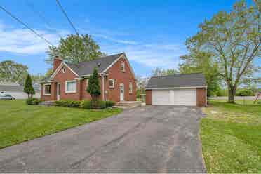 3 bedroom brick Cape Cod