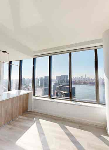 Luxury Waterfront High-Risee