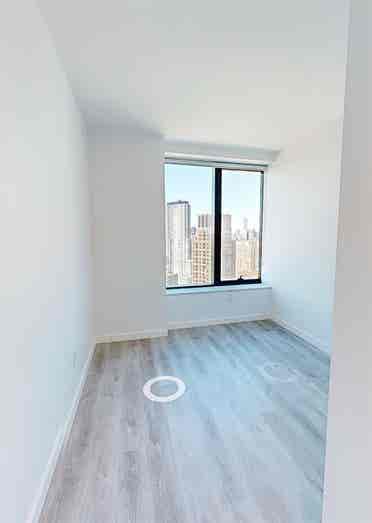 Luxury Waterfront High-Risee