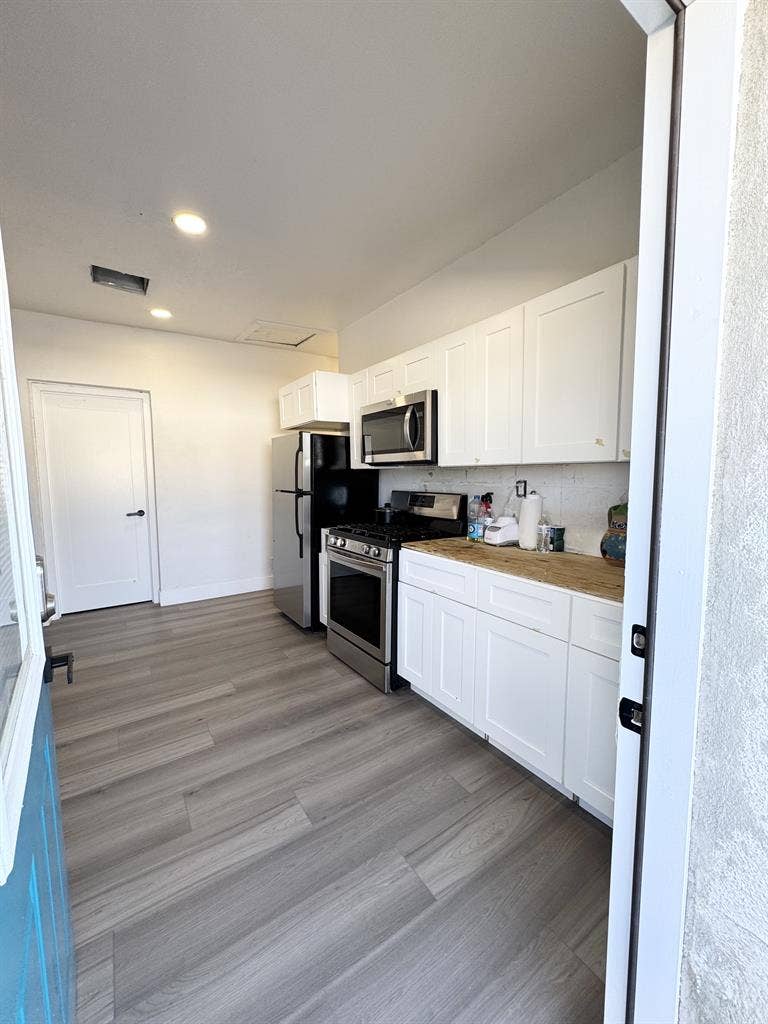 Large Room in Remodeled Home !