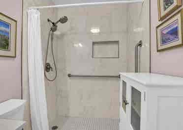 BA corner unit condo