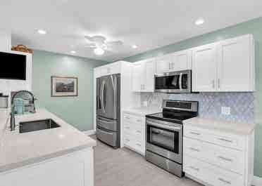 BA corner unit condo
