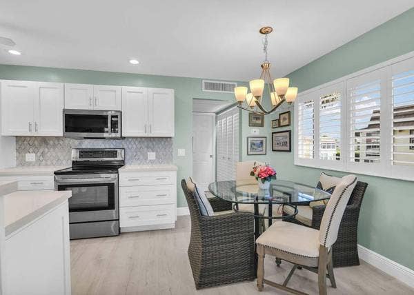 BA corner unit condo