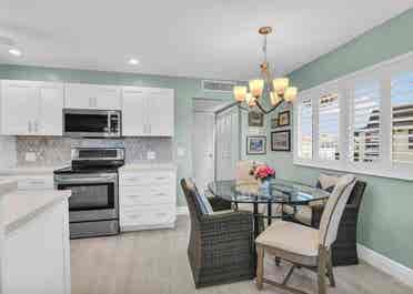 BA corner unit condo