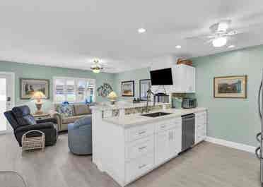 BA corner unit condo