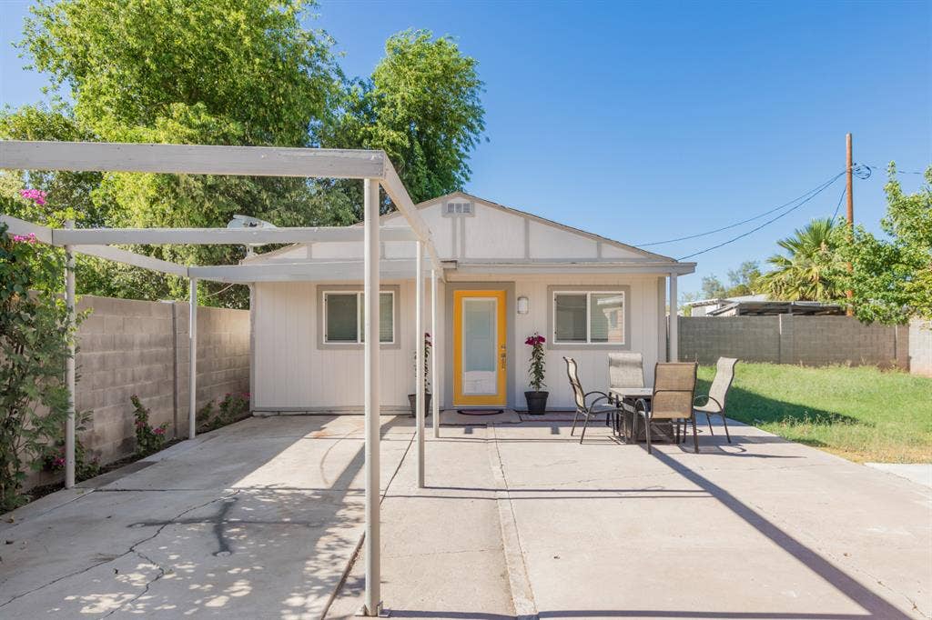 Large Bright Room in Very Nice Home