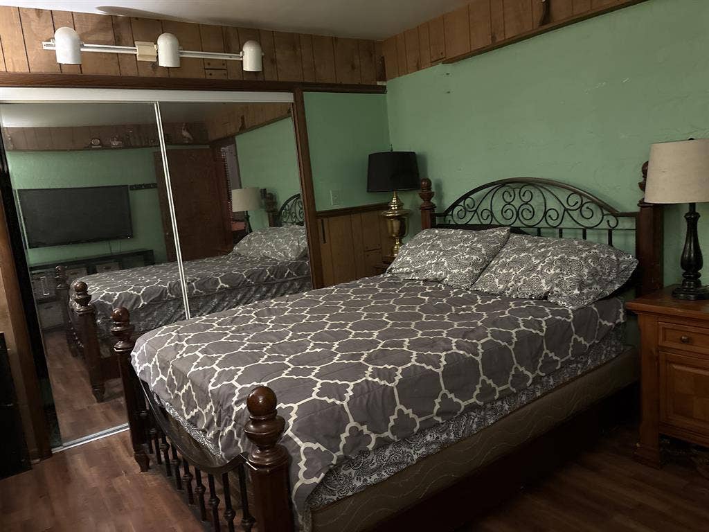 Private Room /Home/Children welcome