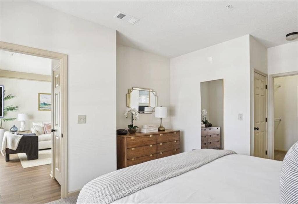Private room/bathroom
