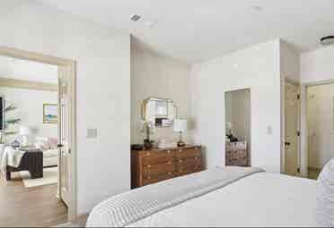 Private room/bathroom
