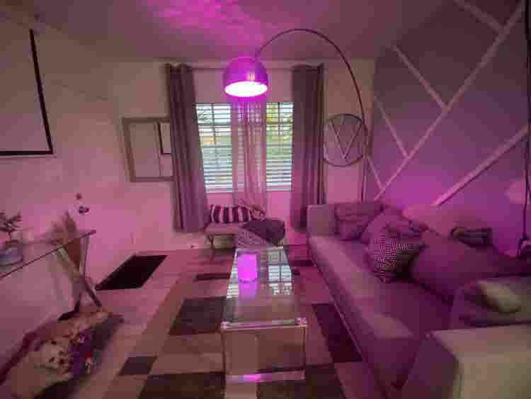 Shared Studio in middle of SoBe!