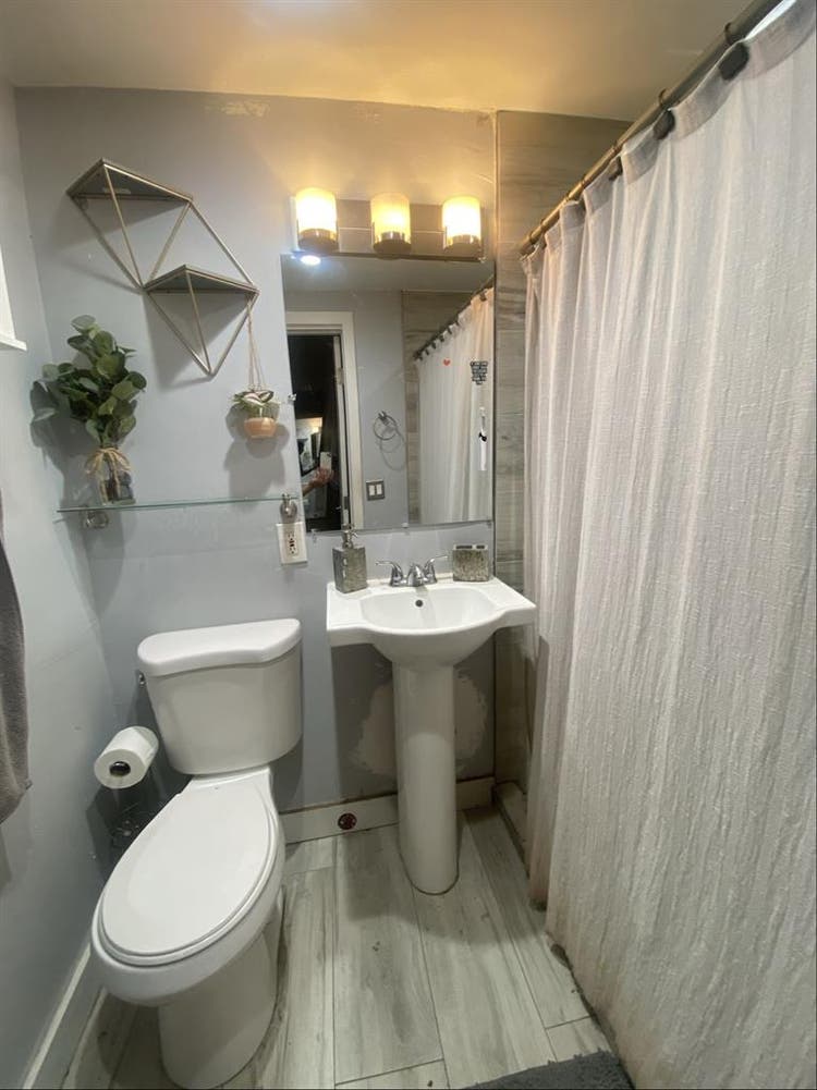 Shared Studio in middle of SoBe!