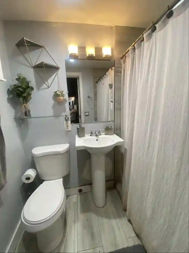 Shared Studio in middle of SoBe!