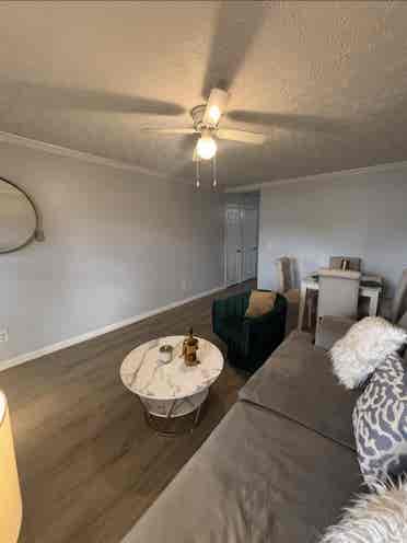$ Room in Lincoln Village