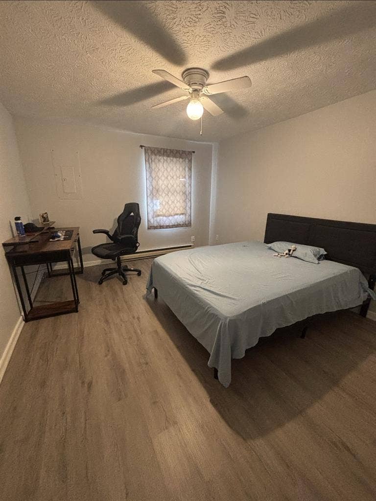 $ Room in Lincoln Village