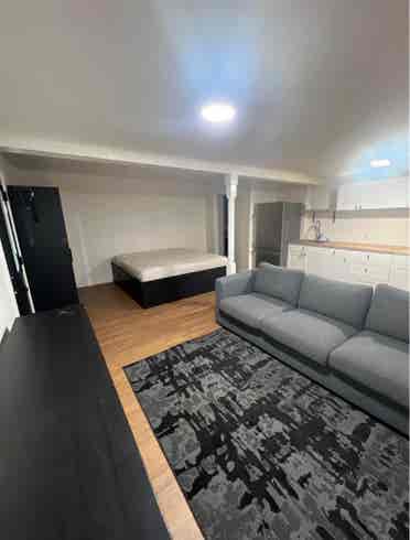 Studio W/ Utilities included