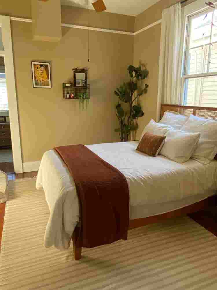 Fall sublet near universities!