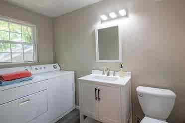 New Listing - 2nd Floor Space