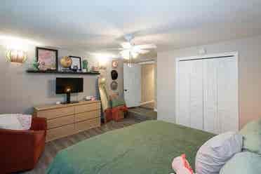 New Listing - 2nd Floor Space