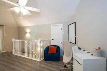 New Listing - 2nd Floor Space
