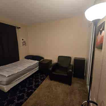 Looking for roommate in SE Vegas!