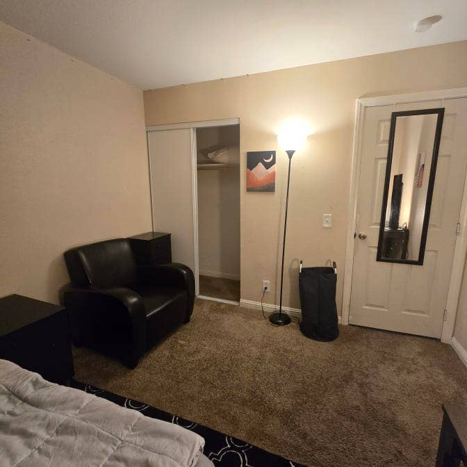 Looking for roommate in SE Vegas!