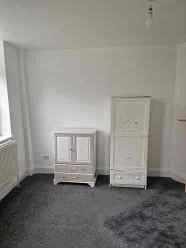 Roommate needed in 2 bed flat