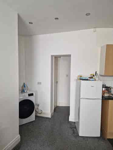 Roommate needed in 2 bed flat