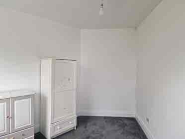 Roommate needed in 2 bed flat