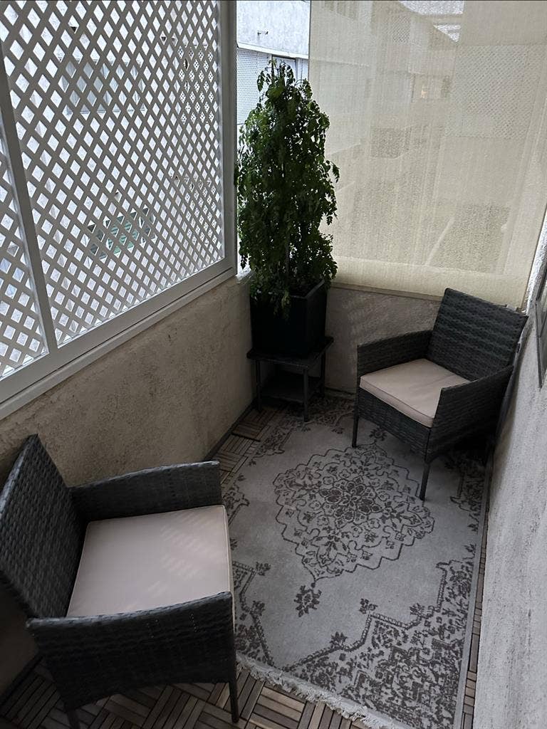 Furnished room in condo in Encino