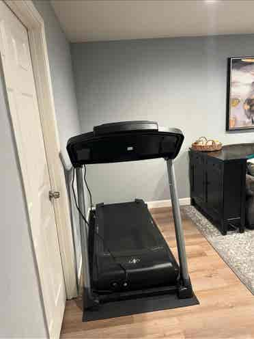 Furnished Room in Condo in
 Encino