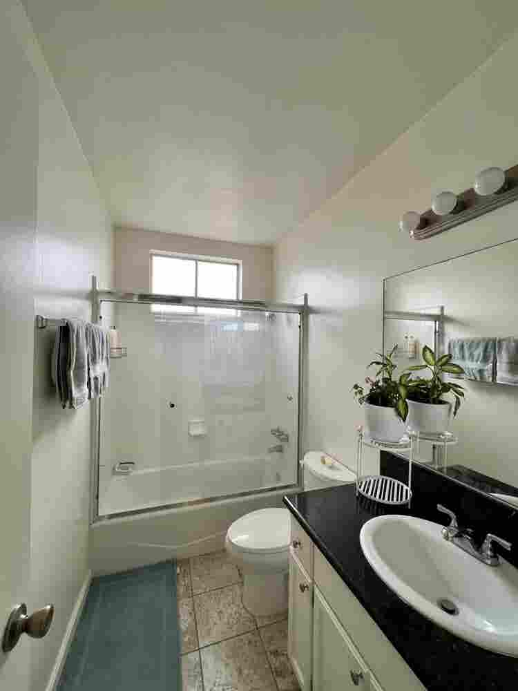 Sublet for single female occupant