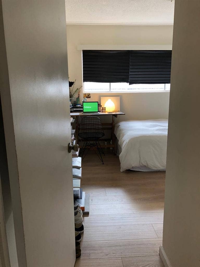 Sublet for single female occupantt