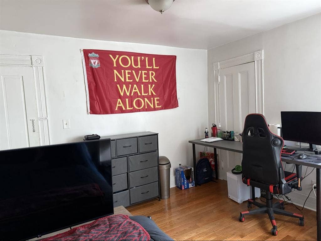 Looking for 3rd roommate