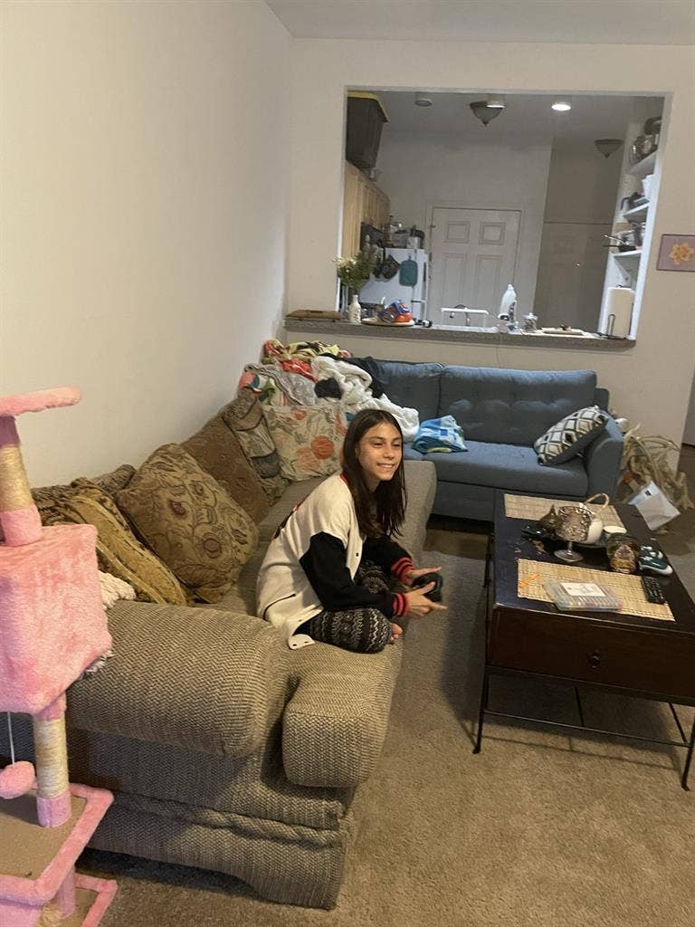 Looking female roommate sublet