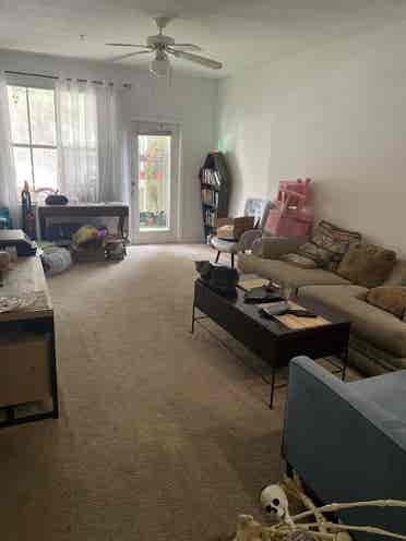 Looking for 1female roommate sublet