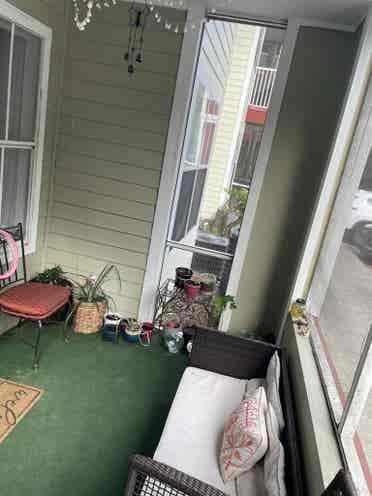 Looking for 1female roommate sublet