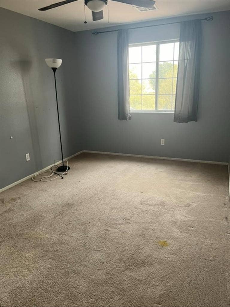 Room in Laid-Back Home-FEMALES ONLY