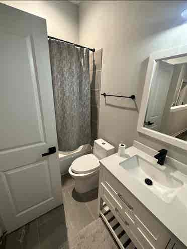 1 bed one bath in a town home