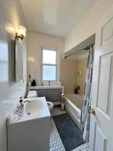 1 room for rent on New Scotland Ave