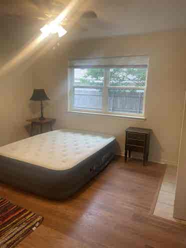 Pet friendly room to rent in Dallas