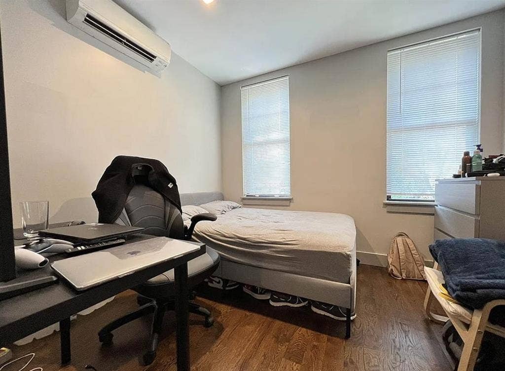 Quiet room in 2 bd