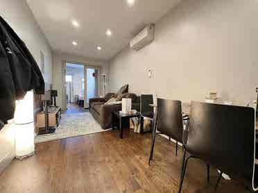 Quiet room in 2 bd
