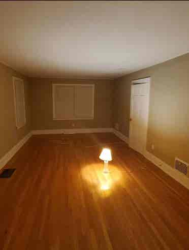 Female roommate wanted