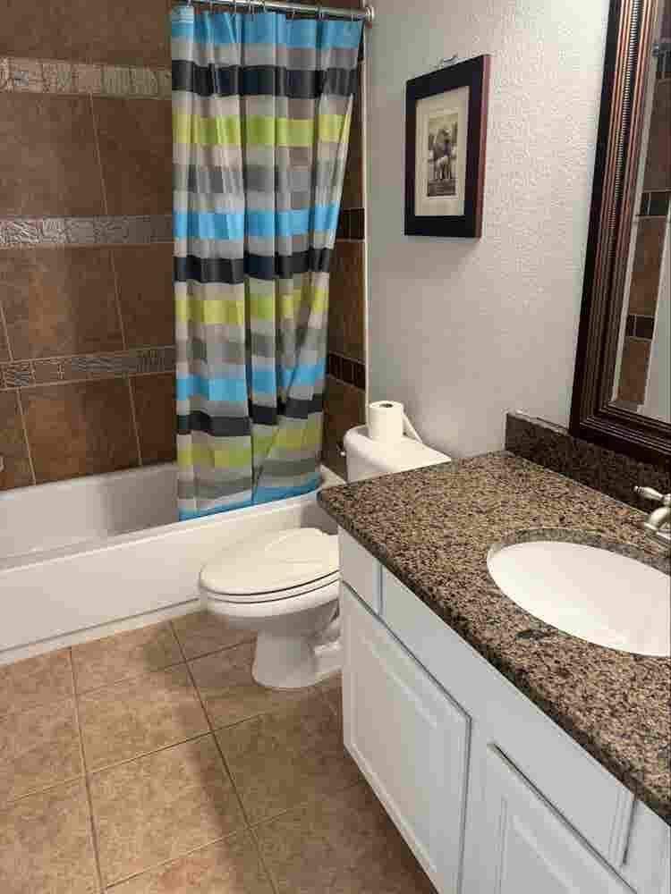 Rooms For Rent In  House