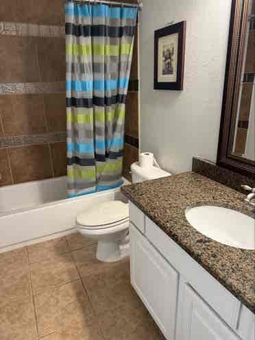 Rooms For Rent In  House
