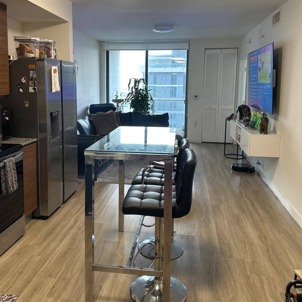 Room for Rent - Downtown Miami