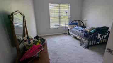 Looking for a Roomate for August
