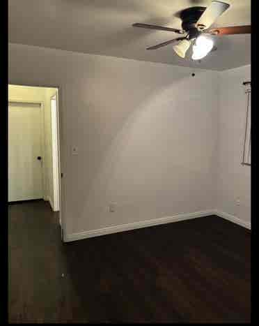 2 Beds available in 4 bedroom house